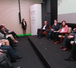 Su Alteza Real la Princesa de Asturias durante el encuentro "Ayer y Hoy de la Oncología en España"